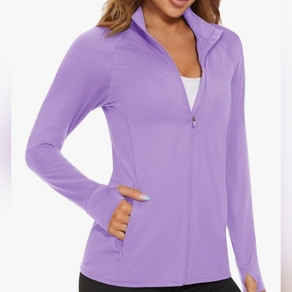 Sports jacket Size M With Zipper For Outdoor Activities With Pockets